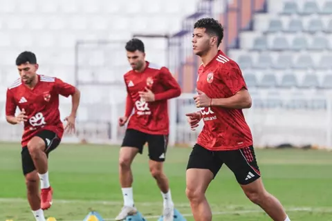 بعد غياب 51 يومًا.. إمام عاشور يظهر في تدريبات الأهلي (صور)